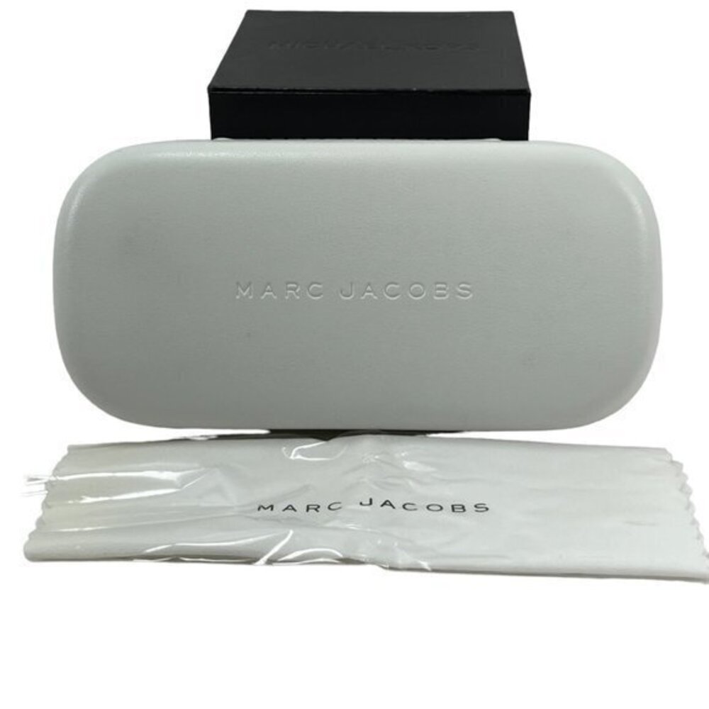 Marc Jacobs Sunglass Hard Case & Cleaning Cloth in White